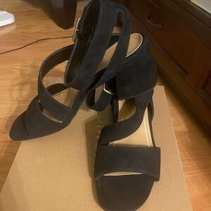 Vionic Black Strappy Heels